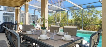 5 bed/4 Bath Home with Pool/ Spa/ Games Room - Nr Champions Gate 