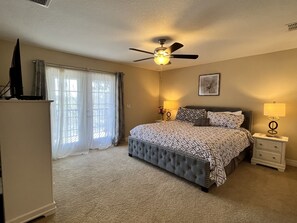 5 bedrooms, desk, iron/ironing board, travel cot