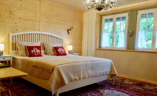 Kanne Cottage Flaire Suite with Stream and Meadow