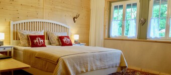 Suite Flaire Kanne Cottage con ruscello e prato