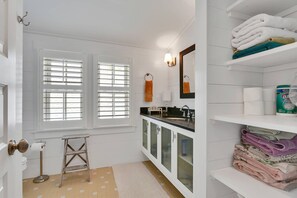 Refrigerador, microondas, parrilla de estufa y lavavajillas