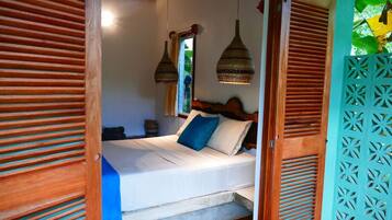 2 Schlafzimmer, Schreibtisch, Bügeleisen/Bügelbrett, Reisekinderbett