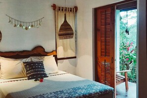 2 bedrooms, desk, iron/ironing board, travel cot - Casa Sophia – Peaceful Riverfront Eco-Comfort at Alma Del Rio (Cristo Rey)