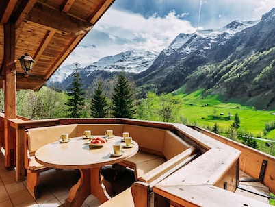 Spacious holiday home with beautiful views