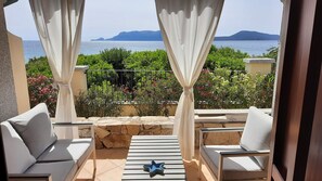 Terrace/patio - Villa Terrazza su Tavolara: sea view, Wi-Fi, garden and terrace (Olbia)