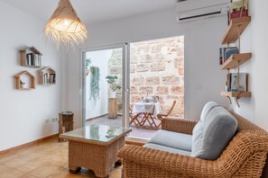 Televisión, chimenea