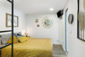 1 soverom, strykejern/-brett, wi-fi (inkludert) og sengetøy