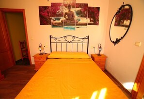 6 chambres, fer et planche à repasser, Wi-Fi gratuit, draps fournis