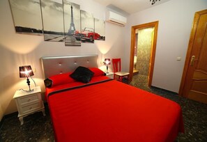 6 bedrooms, iron/ironing board, free WiFi, bed sheets - Pet-Friendly "Villa Serymar" with Stunning Moutain and Sea Views, Private Pool, Terrace, A/C & WiFi (Almuñécar)