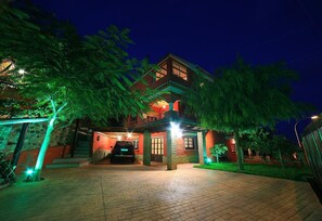 Exterior - Pet-Friendly "Villa Serymar" with Stunning Moutain and Sea Views, Private Pool, Terrace, A/C & WiFi (Almuñécar)