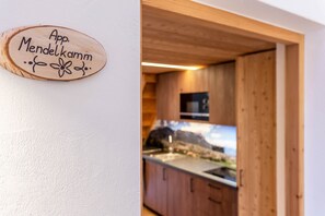 Interior - Apartment "Guntschöllerhof Mendelkamm" with Mountain View, Wi-Fi, Balcony & Garden (Völs)