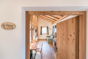 Interior - Apartment "Guntschöllerhof Rotwand" with Mountain View, Wi-Fi, Balcony & Garden (Völs)