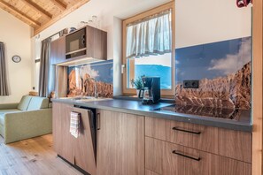 Interior - Apartment "Guntschöllerhof Rotwand" with Mountain View, Wi-Fi, Balcony & Garden (Völs)