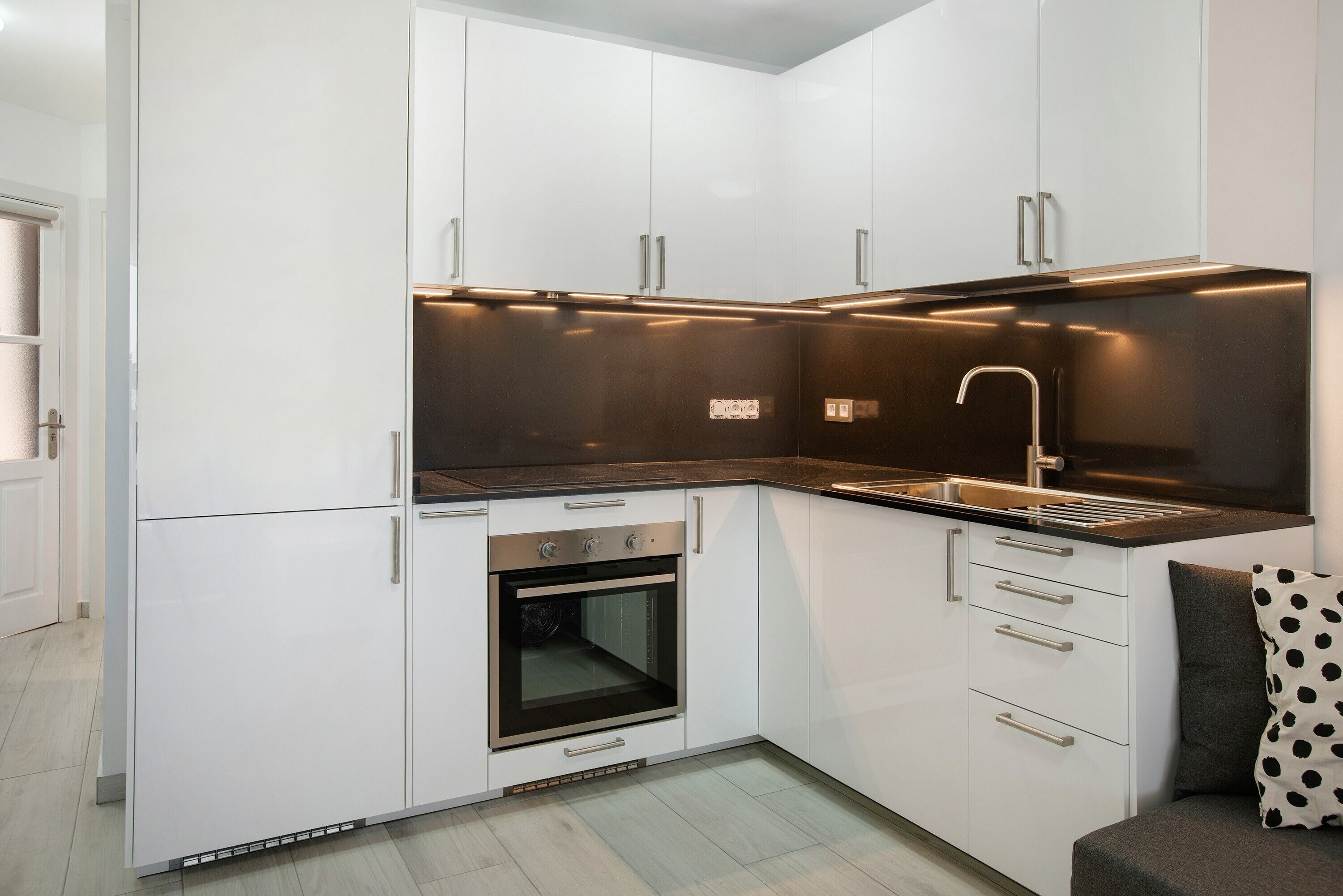 Refrigerador, microondas, horno, placa de cocina