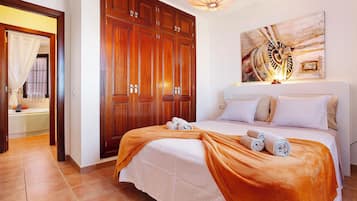 2 bedrooms, iron/ironing board, free WiFi, bed sheets