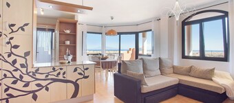 Apartamento de vacaciones 'Vista De Lobos' con vistas al mar, balcón y Wi-Fi