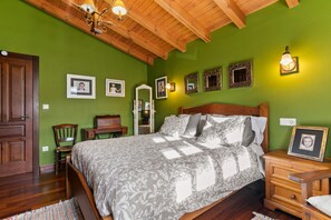 3 bedrooms, iron/ironing board, WiFi, bed sheets - Holiday Home La Milonga with Garden & Terrace (Piloña)