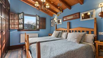 3 slaapkamers, een strijkplank/strijkijzer, beddengoed