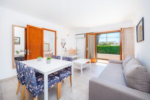 Interior - Apartment "Felipe 1-1 vista piscina" with Shared Terrace, Shared Pool & WiFi (Cala d'or)