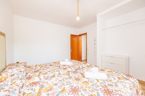 1 bedroom, free WiFi, bed sheets - Felipe 1-4 Apartment with Terrace, Shared Pool & Wi-Fi (Tourist Taxes Included) (cala dor)