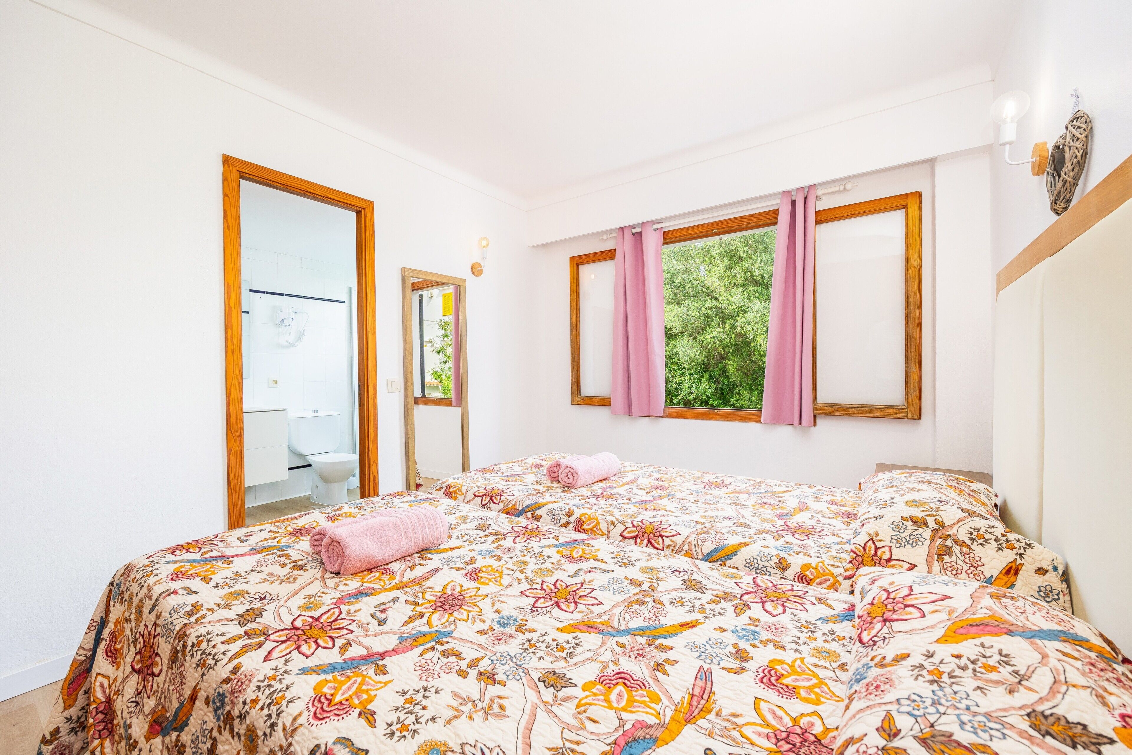 1 bedroom, free WiFi, bed sheets