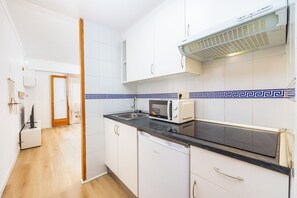 Fridge, microwave, stovetop, coffee/tea maker - Holiday Apartment "Felipe 2-4" with Terrace & Shared Pool (Tourist Taxes Included) (Cala Dor)