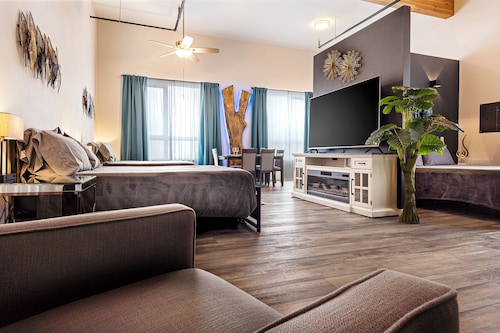 #105 Unique Place Downtown Monroe