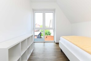 3 bedrooms, travel cot, WiFi
