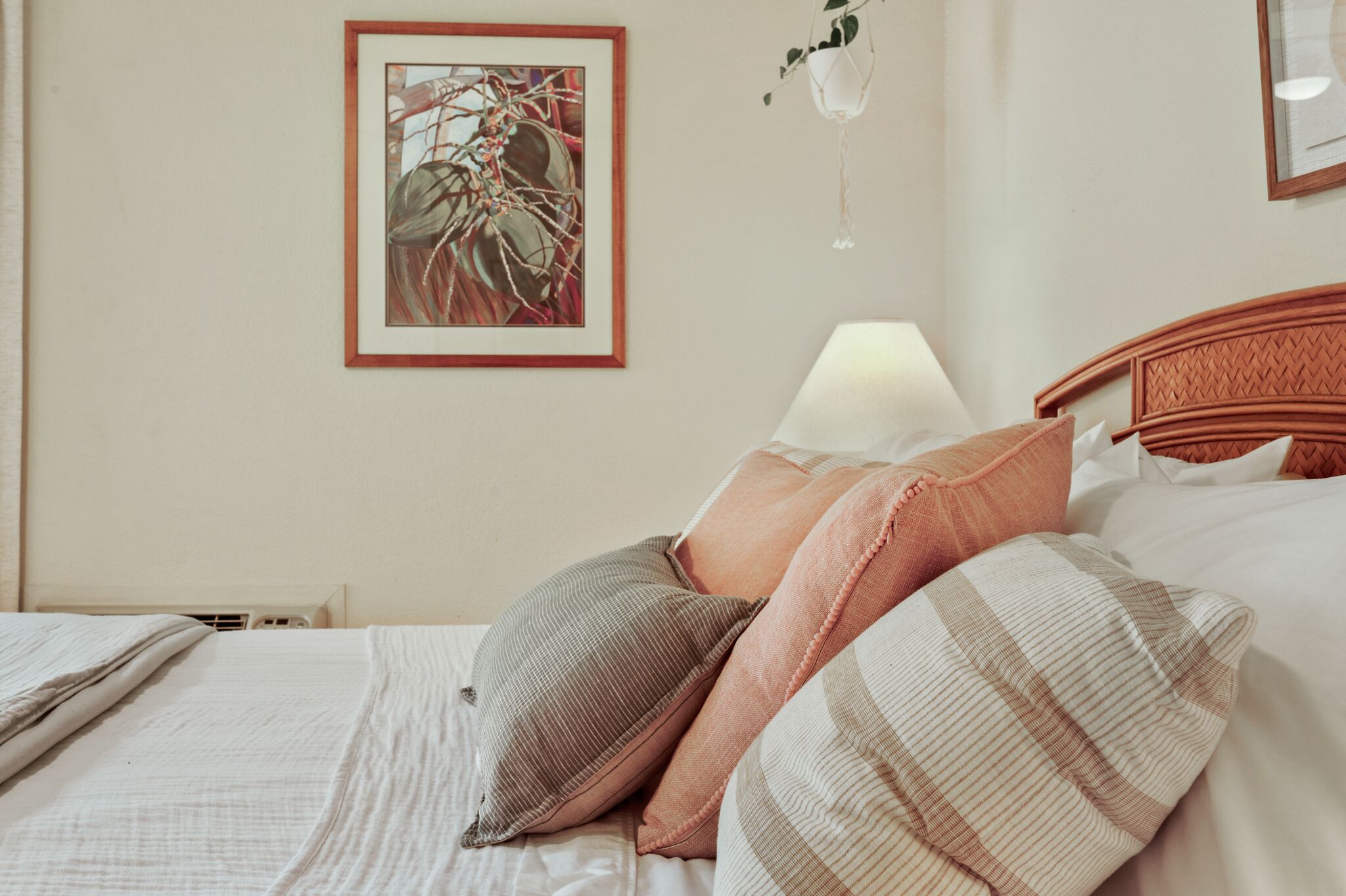 2 bedrooms, desk, iron/ironing board, travel crib