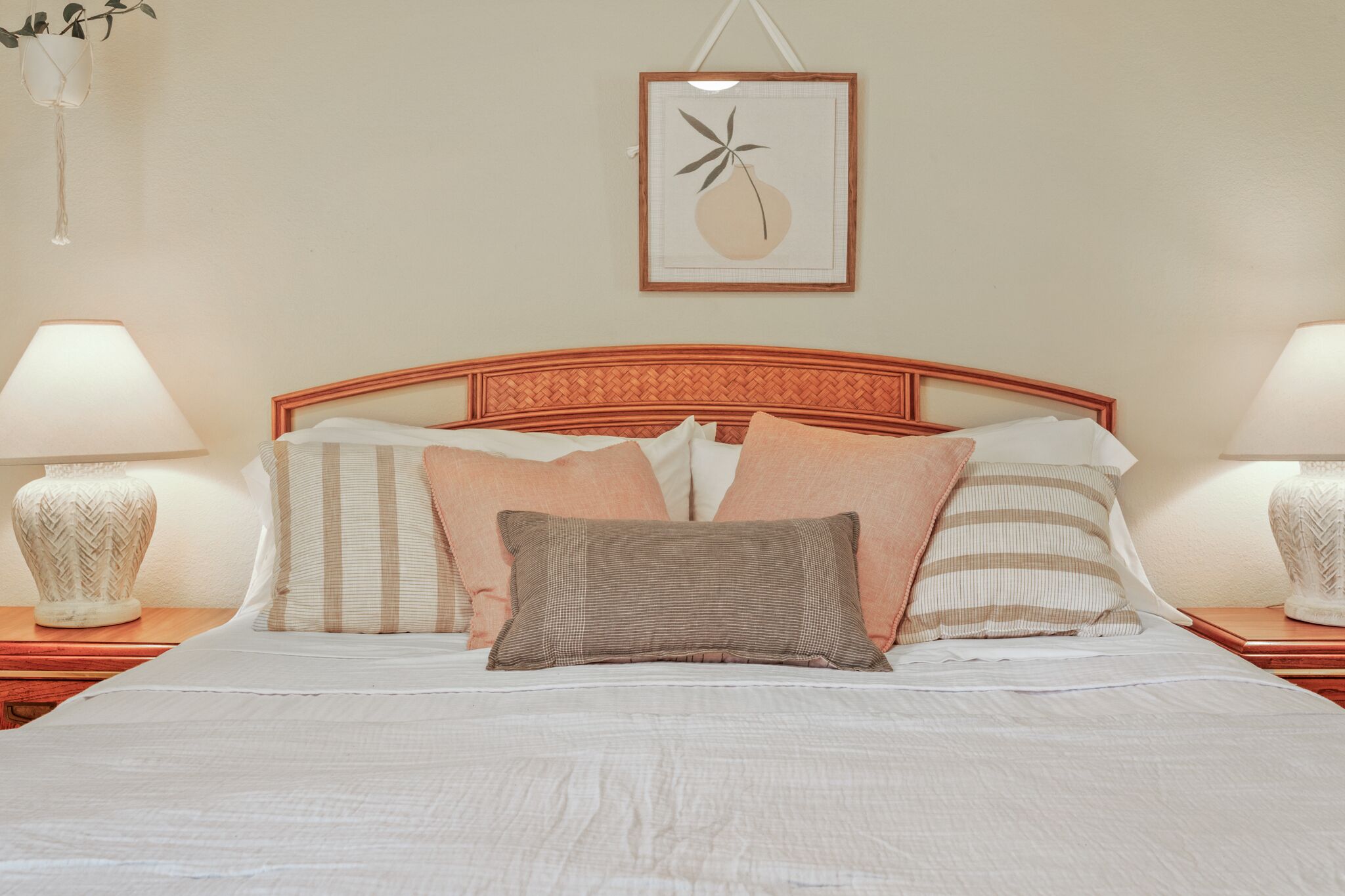 2 bedrooms, desk, iron/ironing board, travel crib