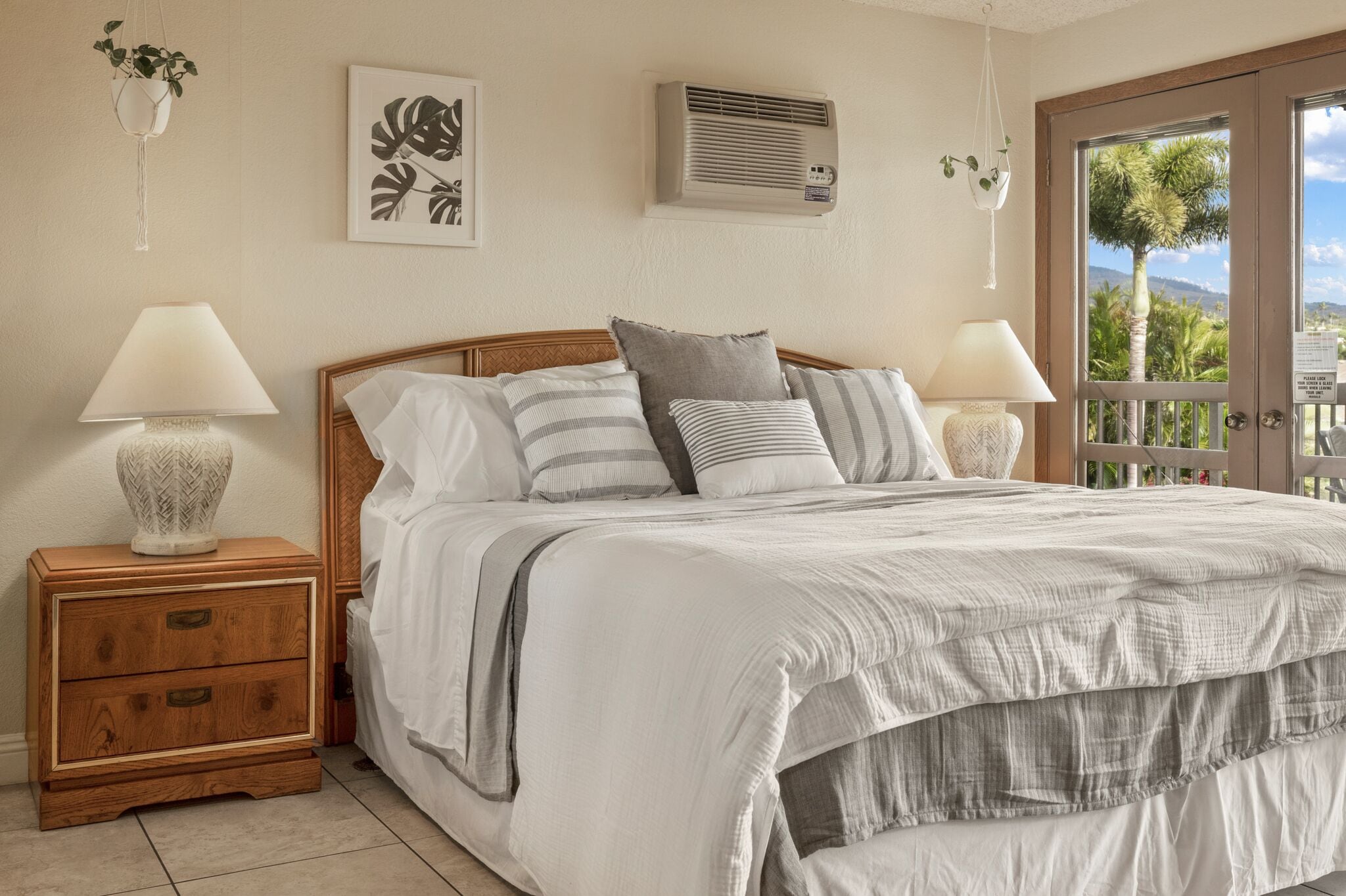 2 bedrooms, desk, iron/ironing board, travel crib