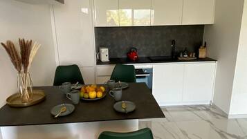 Frigorifero, forno, lavastoviglie, macchina per tè/caffè