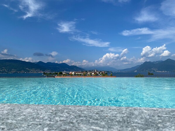Pool - Amadeus apartment with lake view in Baveno (Baveno)