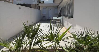 Studio neuf, indépendant, à 15mn des plages, proche de toutes commodités