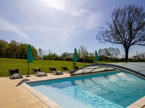 Gîte Authentique avec Piscine, Cheminée et Étang Privé à Naussannes - Proche Bergerac