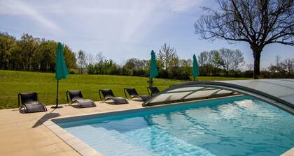 GĂźte Authentique avec Piscine, CheminĂ©e et Ătang PrivĂ© Ă Naussannes - Proche Bergerac