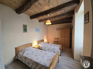 2 bedrooms - Charming Périgord House with Fireplace (Montferrand-du-Périgord)