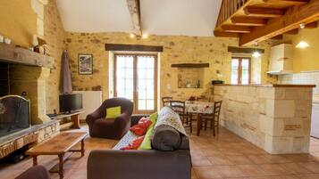 Télévision, cheminée