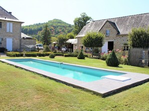 Pool - Charming 19th-century townhouse with garden in Dordogne (Pazayac)