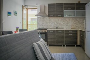 Kühlschrank, Ofen, Wasserkocher, Toaster