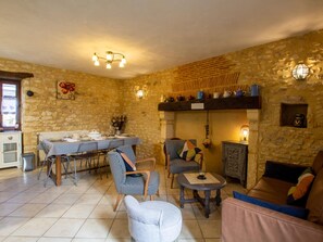 Dining - Charming family house in Limeuil with WiFi (Limeuil)