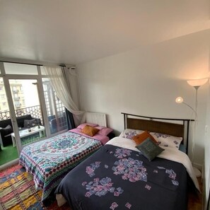 2 chambres, fer et planche à repasser, Wi-Fi gratuit, draps fournis