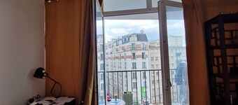 55m2 apartment with terrace overlooking the Eiffel Tower