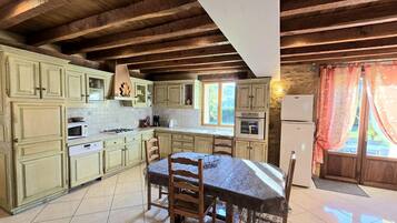 Réfrigérateur, micro-ondes, four, lave-vaisselle