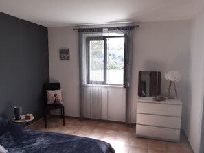 2 bedrooms, free WiFi, bed sheets - 3-room apartment in detached villa near NICE (Falicon)