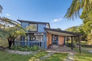 Exterior - Newly renovated beach studio loft on cycle trail (Carters Beach)