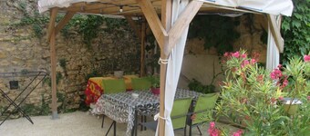 Renovated stone house with garden and terrace in Calviac