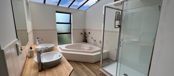Group accomodation for sport team, family reunion, 5mn to city centre