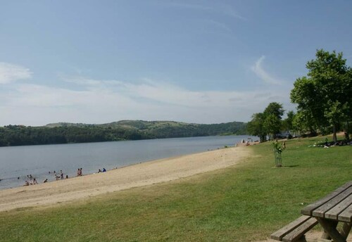 Charming countryside house with peaceful garden, pets allowed