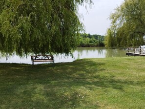 Property grounds - Cottage with private pond, shared pool and WiFi in Dordogne (Naussannes)